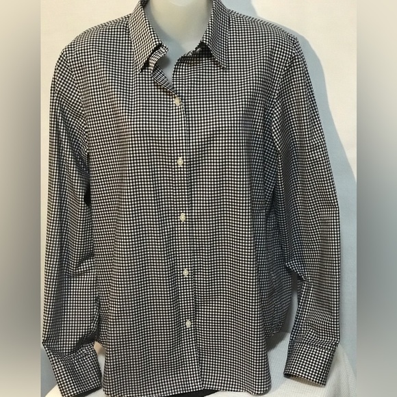 Chaps Tops - Chaps classic fit “no iron” women’s dress shirt.